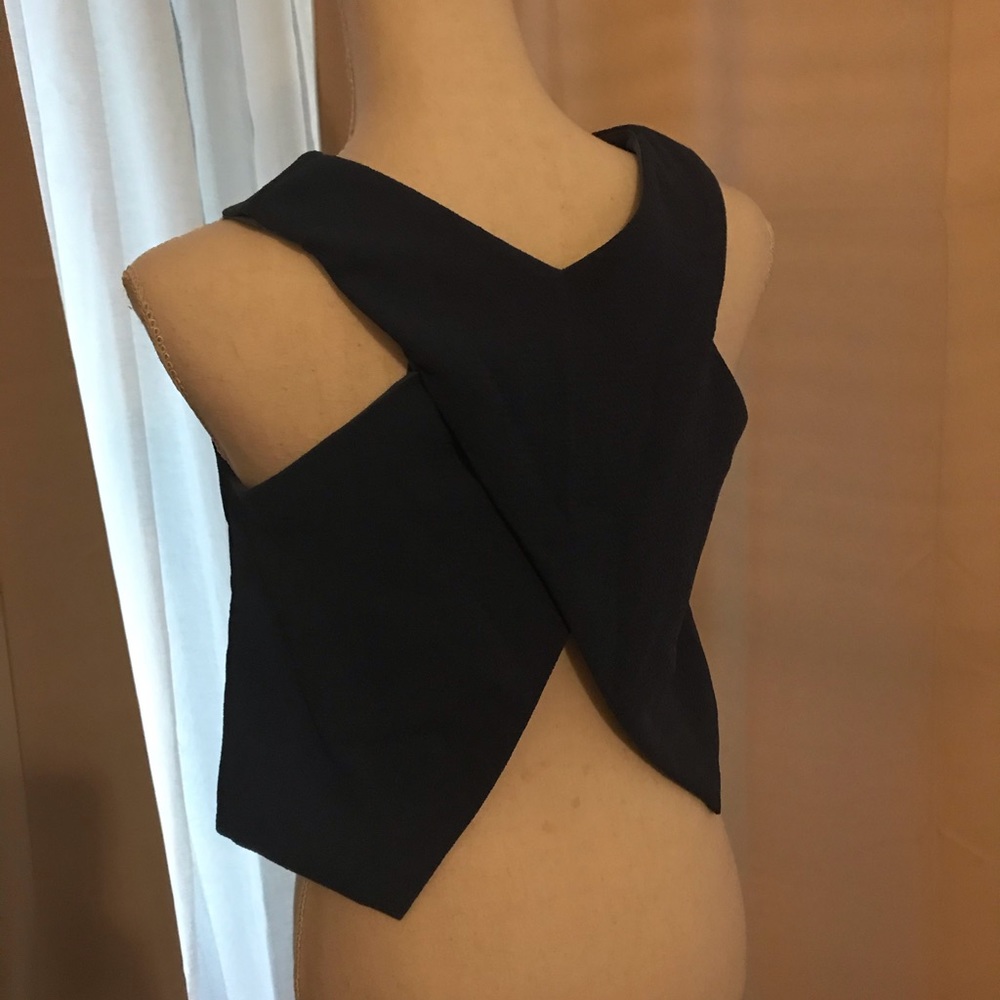 Cross back navy crop top